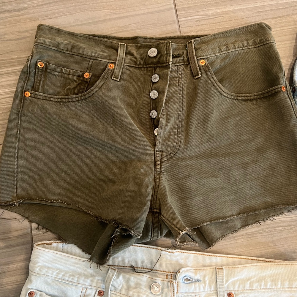 Levi's 501 Denim Shorts - Picture 2 of 13